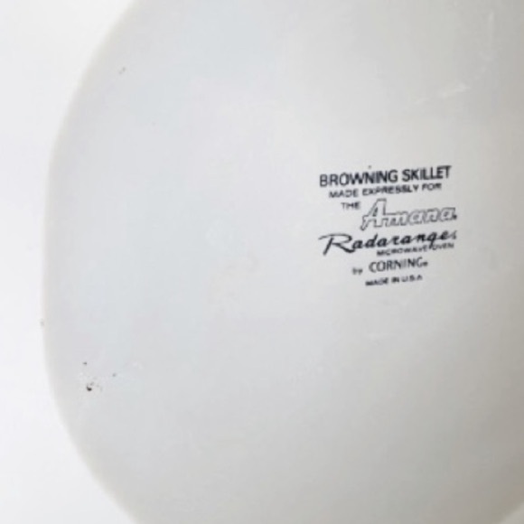 Corningware Browning Skillet Amana Radarange with Pyrex Lid. - Picture 5 of 13